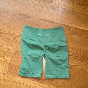 Alphalete Amplify Women's Bike Shorts in Green